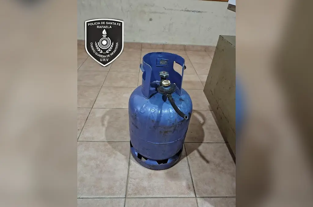 Denunciaron a un sospechoso con una garrafa al hombro: la había robado de una casa