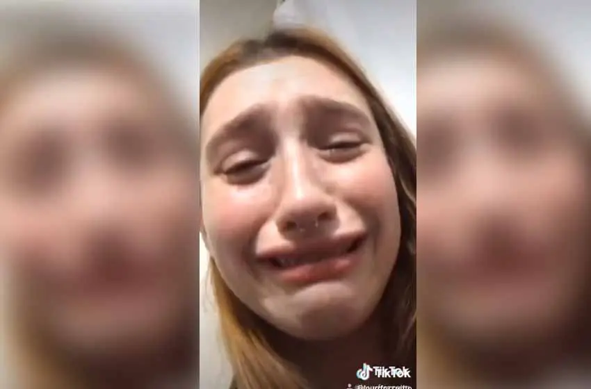 El desesperado llanto de una adolescente que se perdió el viaje a Bariloche y se volvió viral
