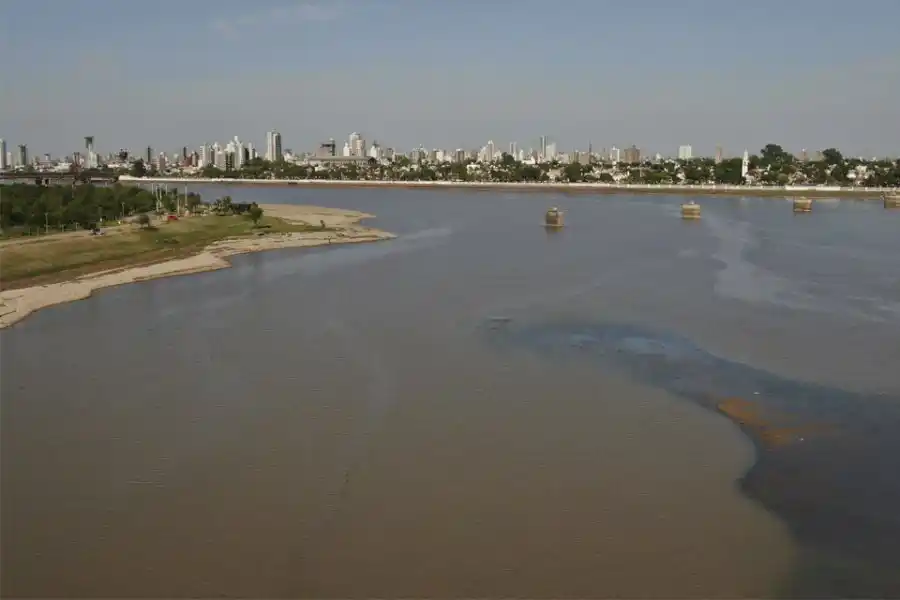En dos semanas el río Paraná subió 1,34 metros y estiman que en febrero superará los dos metros