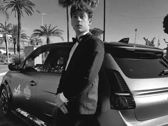 Franco Colapinto brilló en Cannes: “Hoy aprendí lo que es un smokin y un moño”