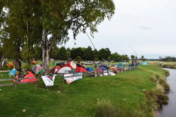 Indio Solari en Olavarría: Comenzaron a llegar los fanáticos