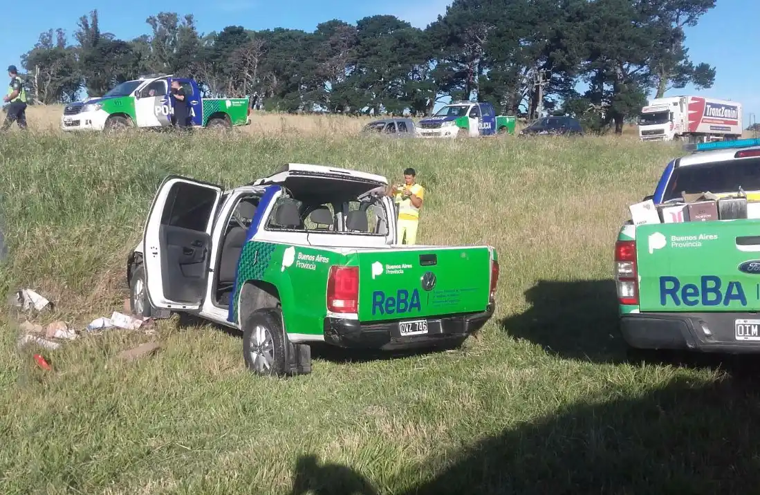 Volcó un móvil del REBA en ruta a Mar del Plata: Un muerto y tres policías heridos