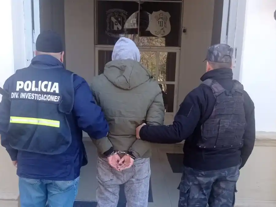 Allanamiento en Gualeguaychú: capturaron a uno de los motochorros armados que tiraron a un joven de su moto para robarle