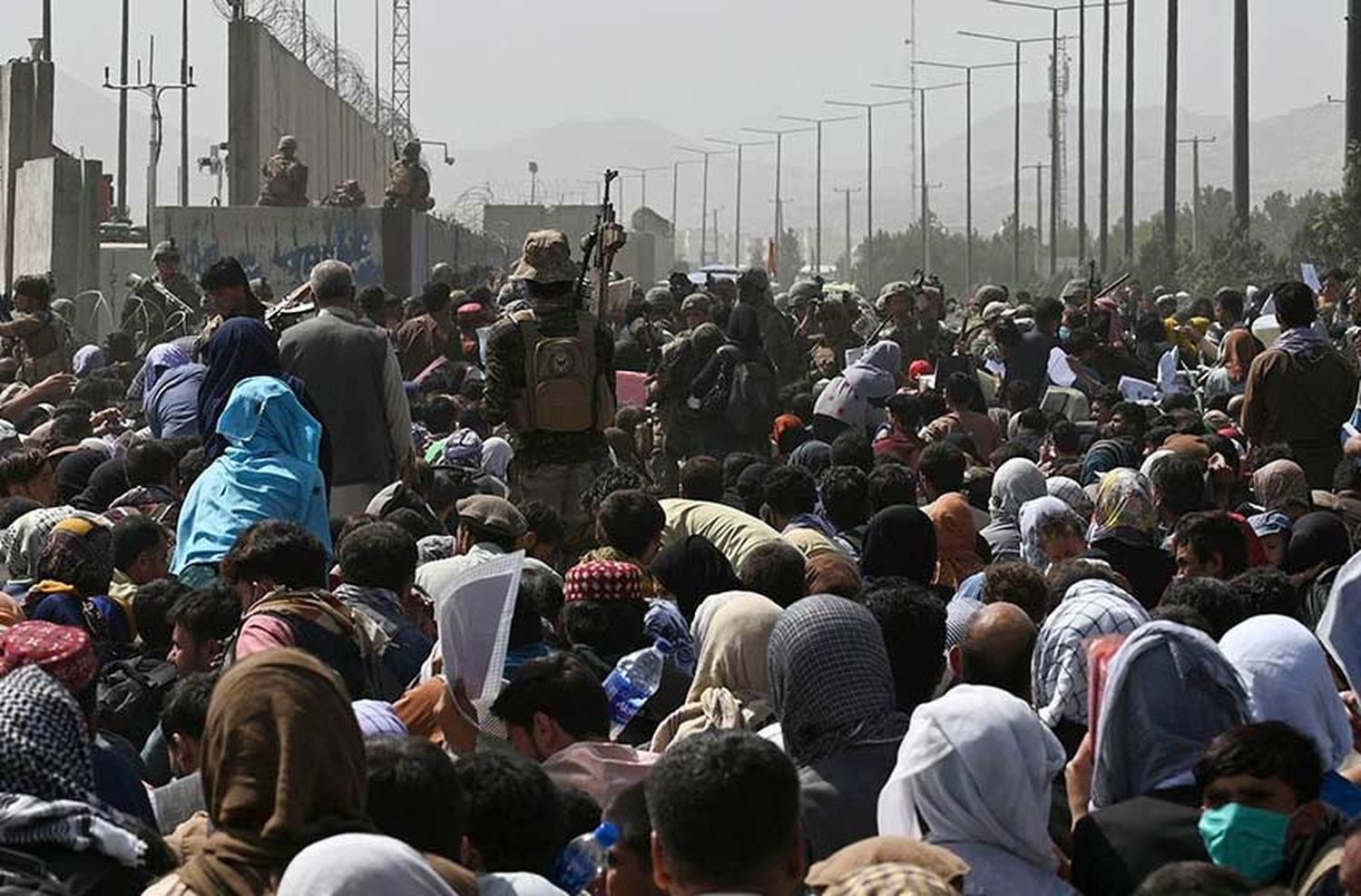 Advirtieron sobre un «ataque terrorista» en el aeropuerto de Kabul