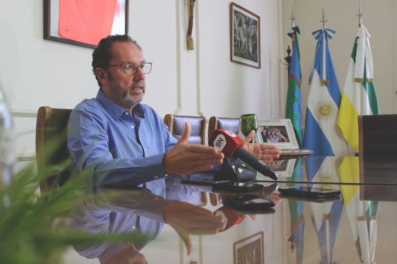 Carlos Casares: Torchio congeló su salario por seis meses