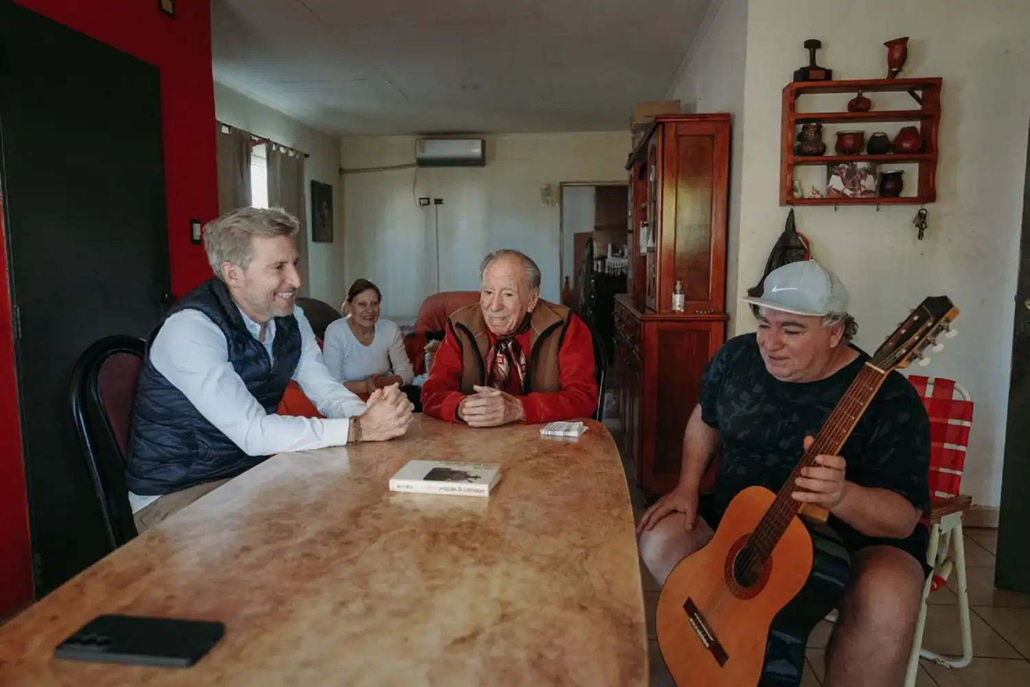 Rogelio Frigerio visitó a Víctor Velázquez