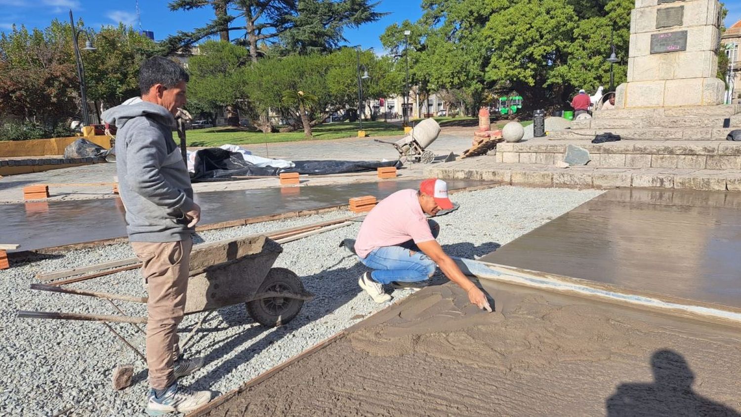 Obra en la plaza Mitre de Lobería