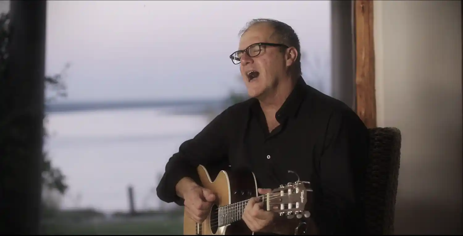 Rubén Giménez estrena ‘Caricias en la nada’