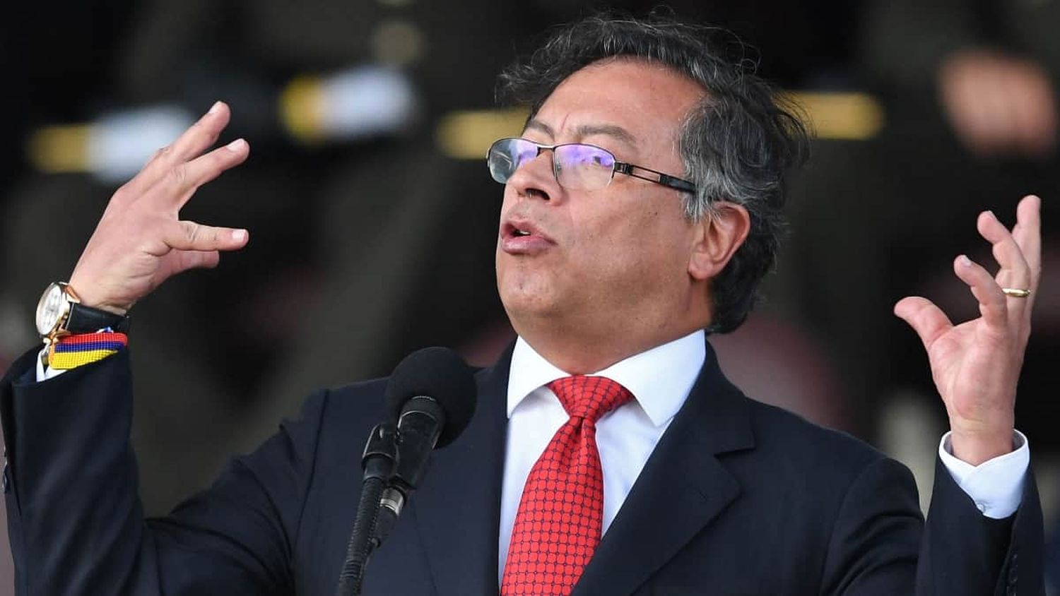 Petro pide TREGUA a grupos irregulares por la llegada de las lluvias