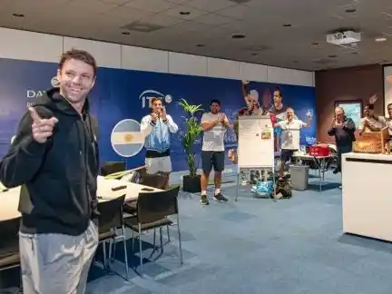 Orgullo argentino: el equipo de Copa Davis celebra el momento dorado de Zeballos