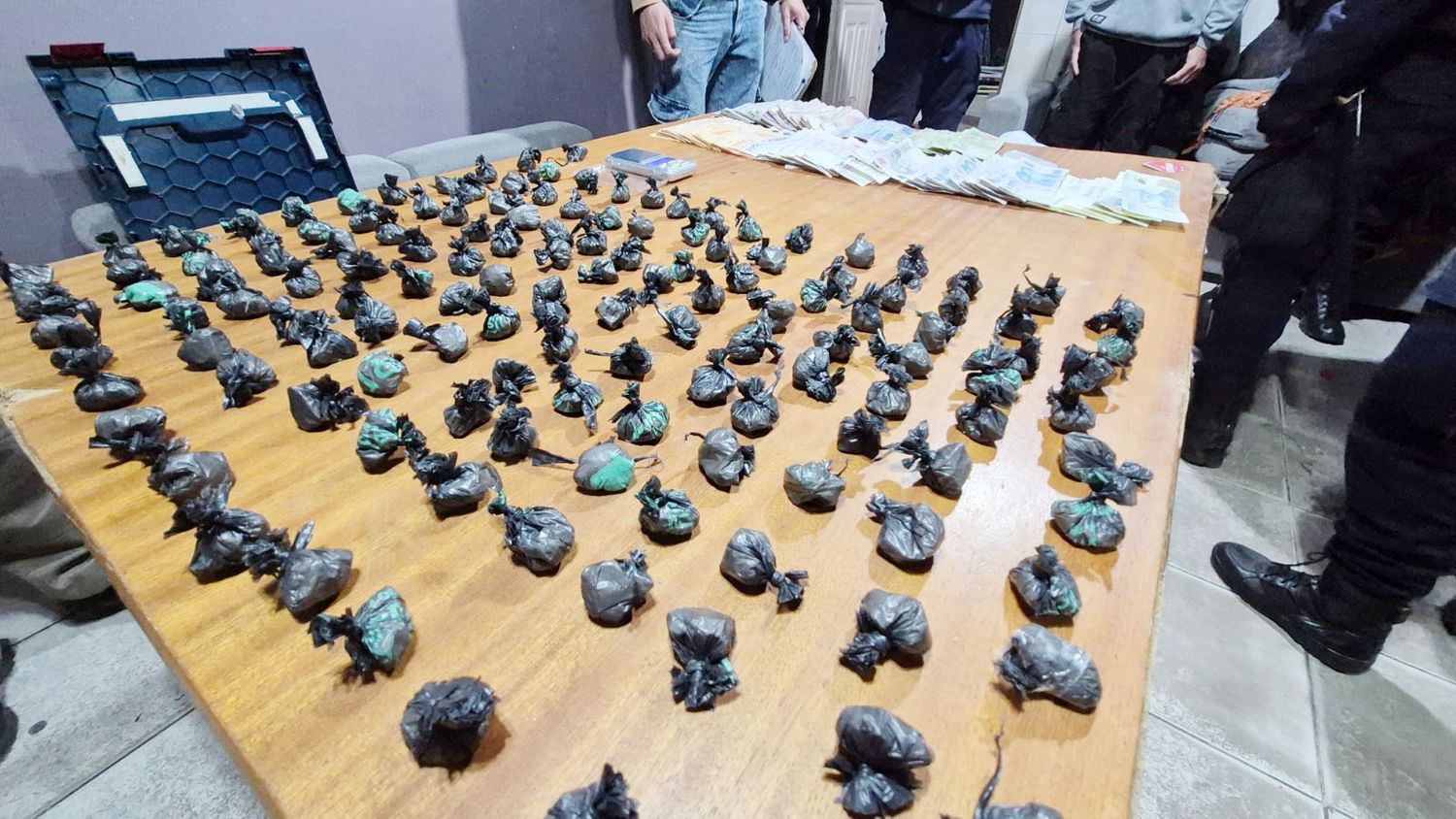 Tres detenidos y casi un kilo de cocaína secuestrado en Concordia
