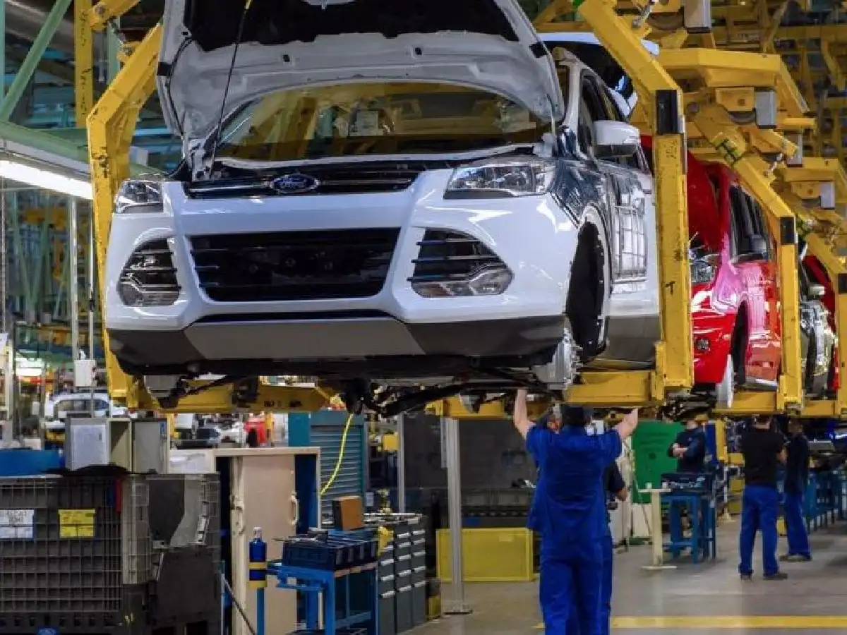 La actividad económica se desplomó 6,8% en marzo 