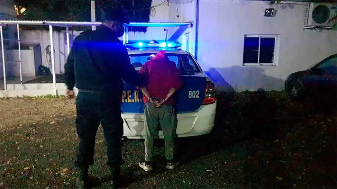 Un sujeto pretendía robar una camioneta y fue atrapado por los vecinos