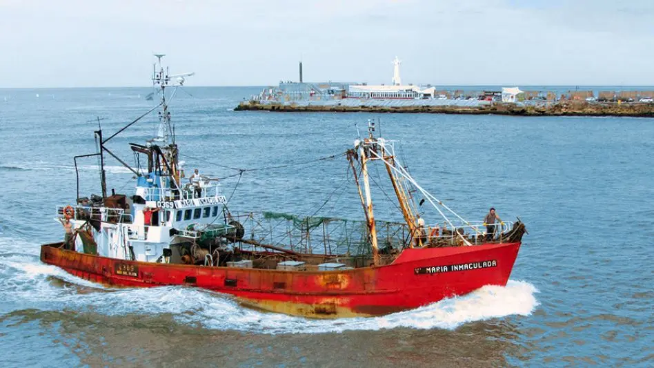 Empresarios pesqueros manifestaron su rechazo en la demora en la salida de buques fresqueros desde el puerto local