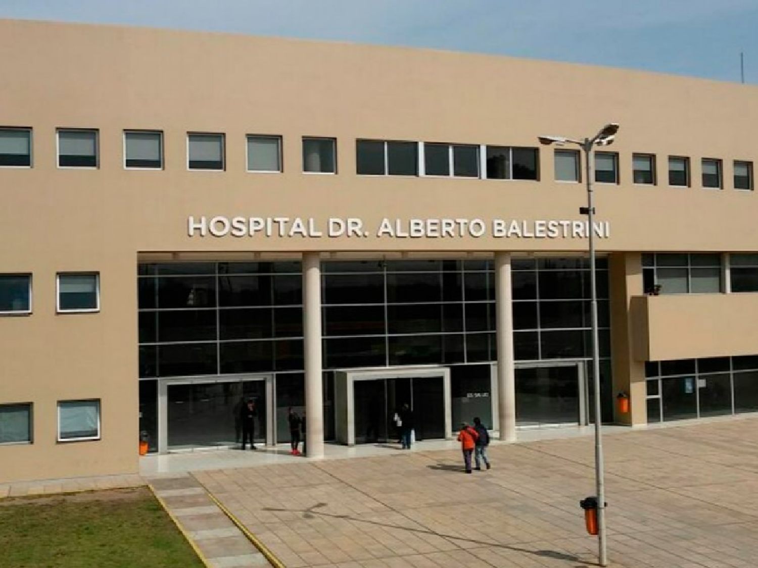 Asaltantes asesinaron a tiros a un policía local en Ciudad Evita