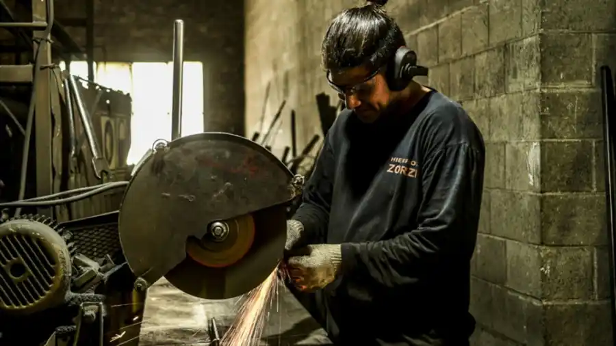 Privados evalúan posible recesión en el corto plazo debido a restricciones con el dólar