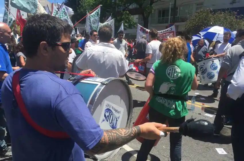 Gremios hacen sentir en la ciudad su rechazo a la reforma previsional