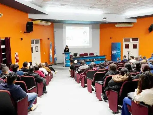 Primera Jornada de Emergencias Cardio
Vasculares Interhospitalarias en el HOCI