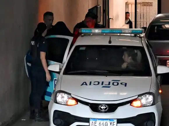 Detienen al ex custodio de Maradona por falso testimonio en el juicio por su muerte