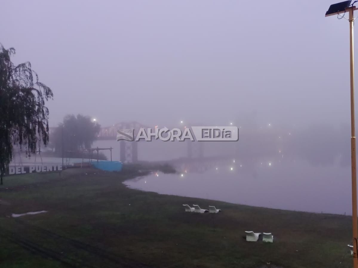 Frío y densa niebla en el comienzo de la mañana en Gualeguaychú
