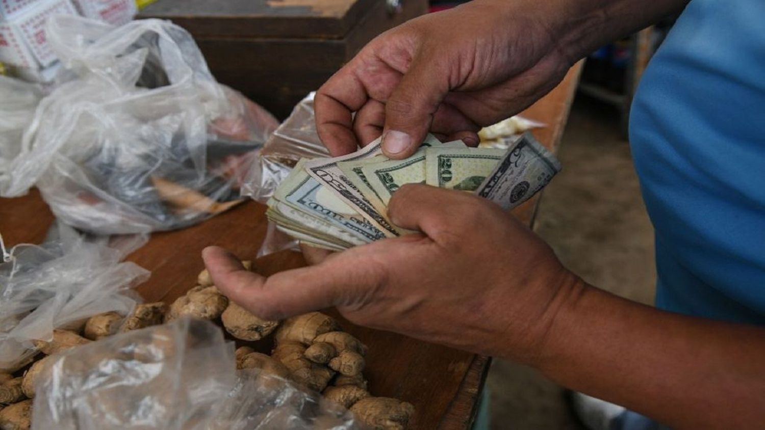 TE VA A DOLER EL BOLSILLO: conoce las proyecciones económicas para Venezuela al finalizar este año