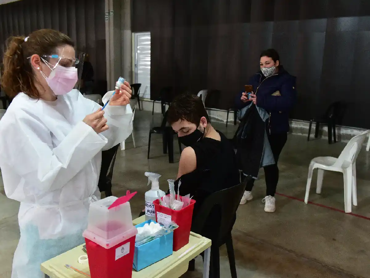 Vacunación: faltó el 40 % de los adolescentes convocados