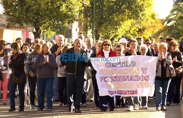 Jubilados marcharon al PAMI para reclamar por deficiencias en las prestaciones