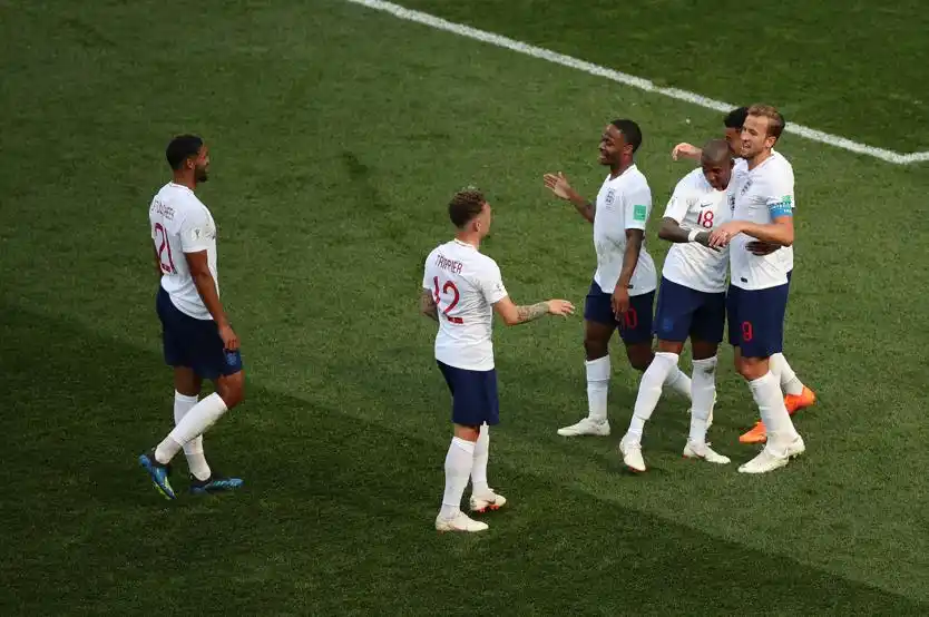 Inglaterra tritura a Panamá