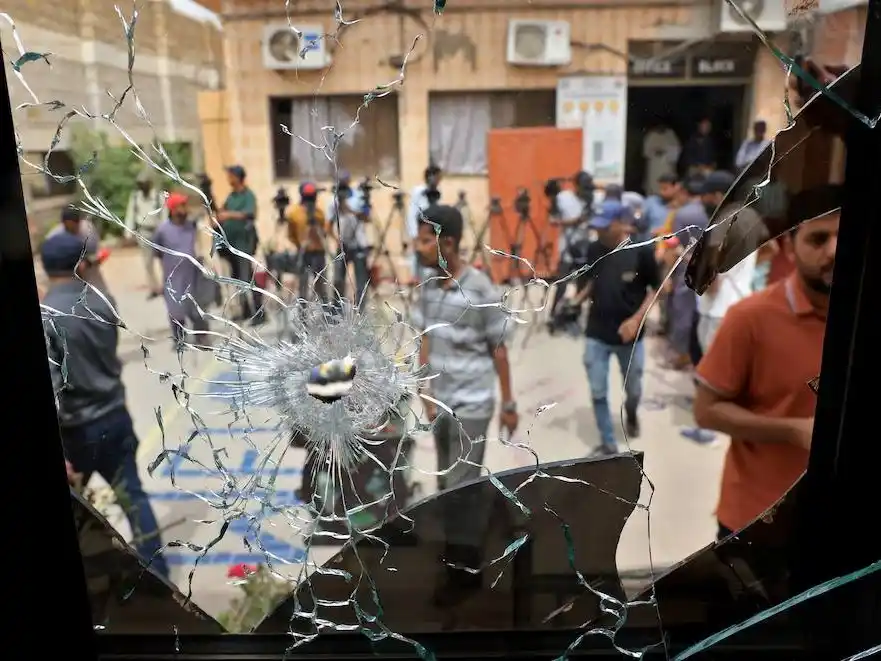 216 reclusos huyeron de la prisión en Karachi, en Pakistán, y 78 fueron recapturados. La evasión fue una de las mayores de la historia del país.