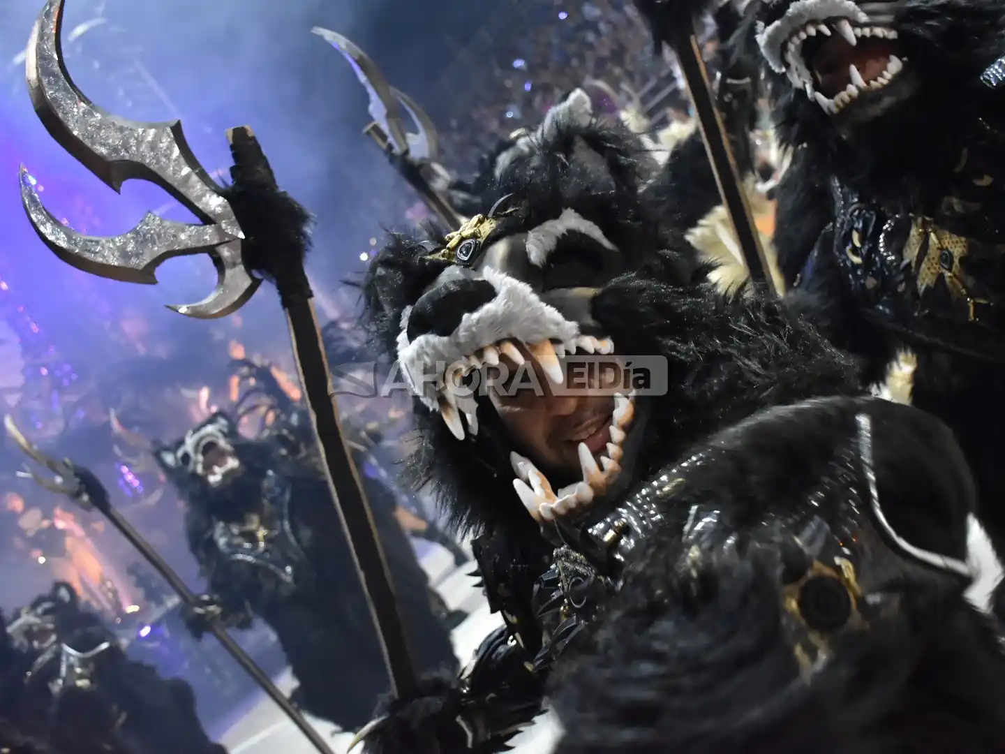 A pesar de los pronósticos de lluvias y tormentas, el Carnaval del País fue una fiesta y volvió a hacer bailar al Corsódromo