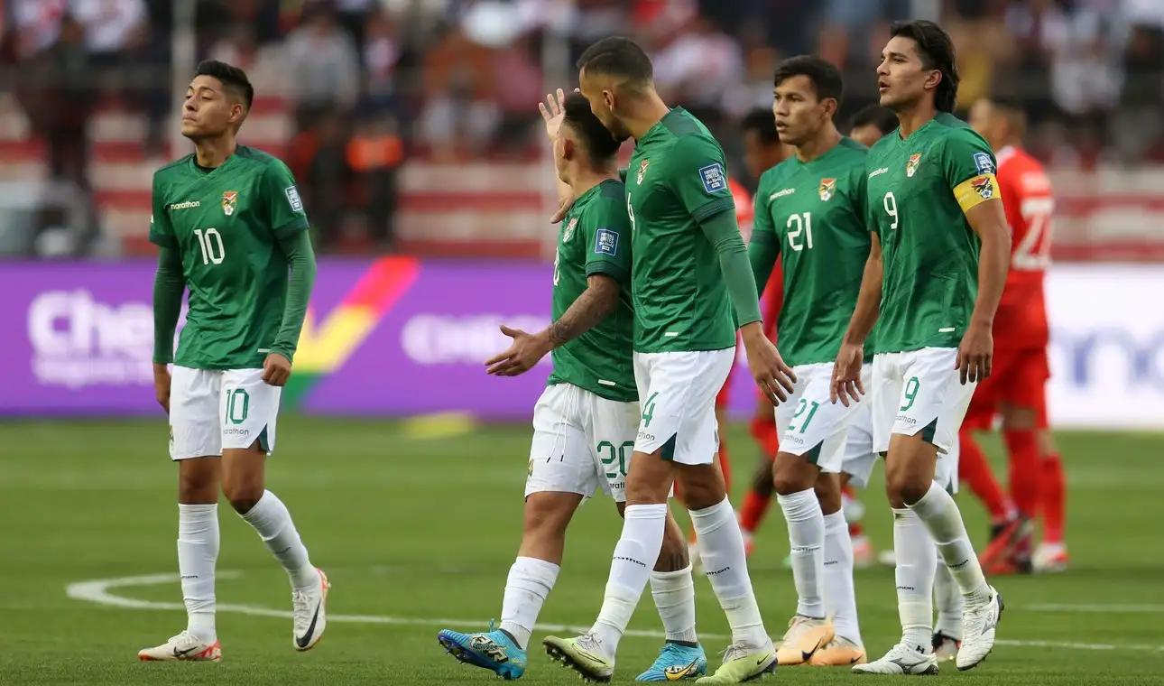 Bolivia venció a Perú y sumó por primera vez de a tres