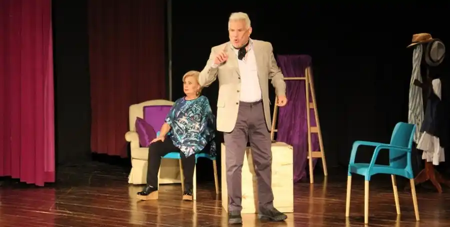 Llega a Tandil la comedia "Nunca es Tarde" con Arnaldó André, Marta González y Jazmín Laport