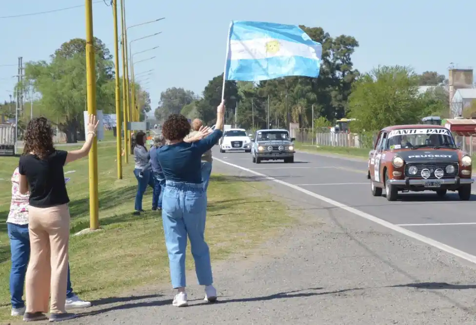 Un Falcon '65, al frente tras la segunda etapa