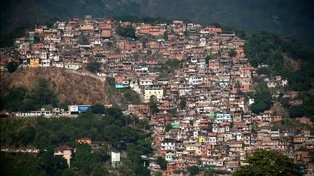 Balearon a una turista argentina en una favela de Río de Janeiro