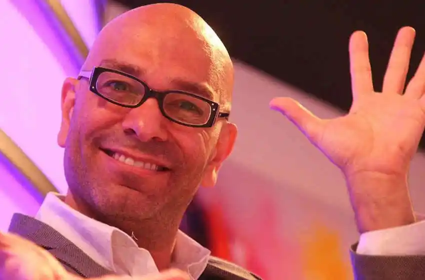 Internaron a Fredy Villarreal tras complicarse su cuadro de coronavirus