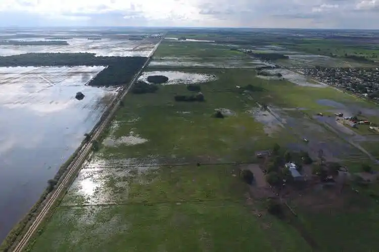 Meteorólogo afirmó que seguirán las lluvias hasta abril y que la región “va a quedar bajo agua”
