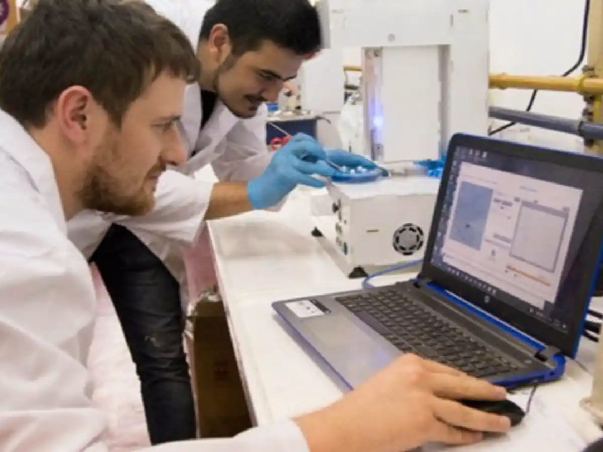 La UNC tiene la primera impresora 3D de medicamentos del país