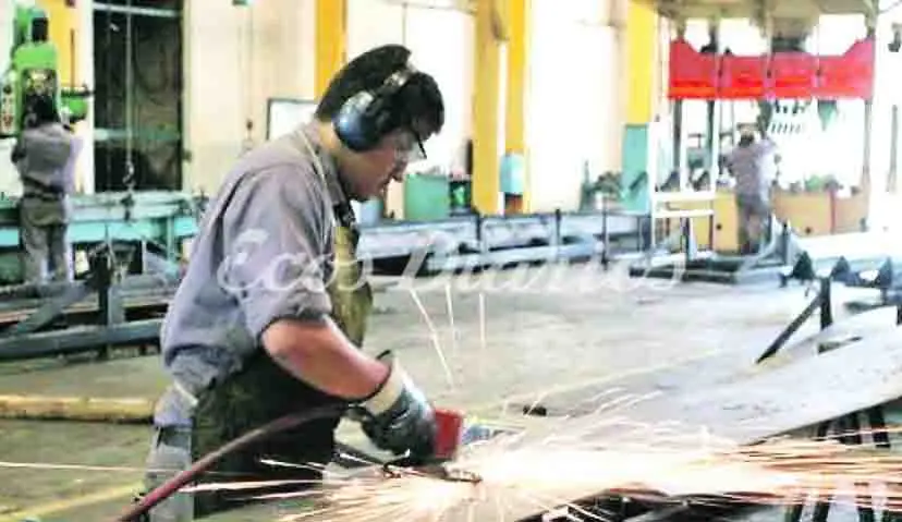 Con expectativas de cambio, la industria celebró su día