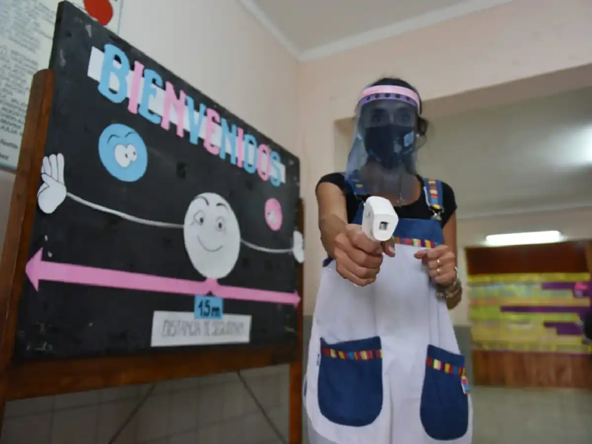 Protocolo covid: docentes exigen presencialidad “cuidada y segura”  