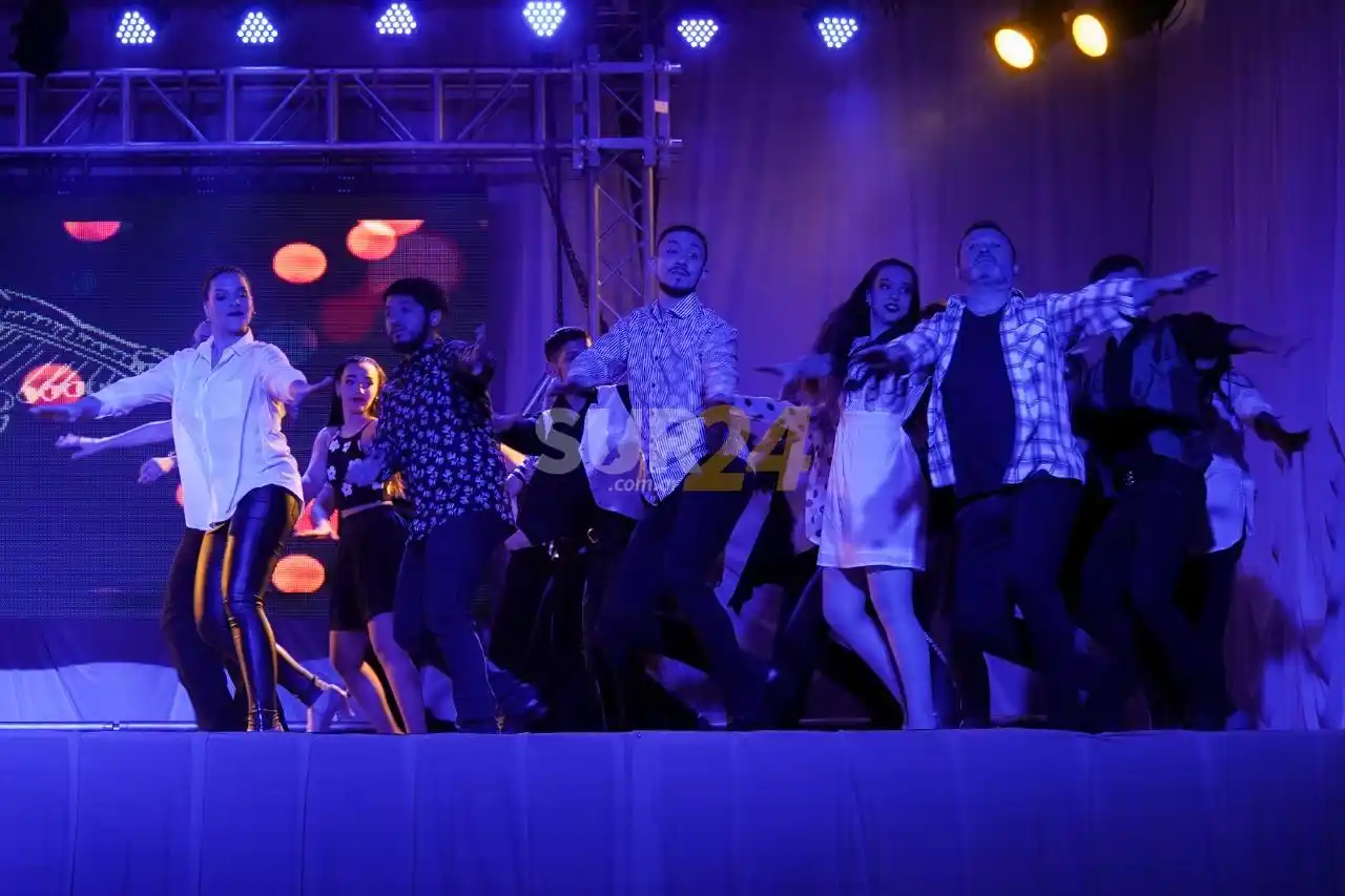 Firmat: emotivo show por los 25 años del Ballet Municipal