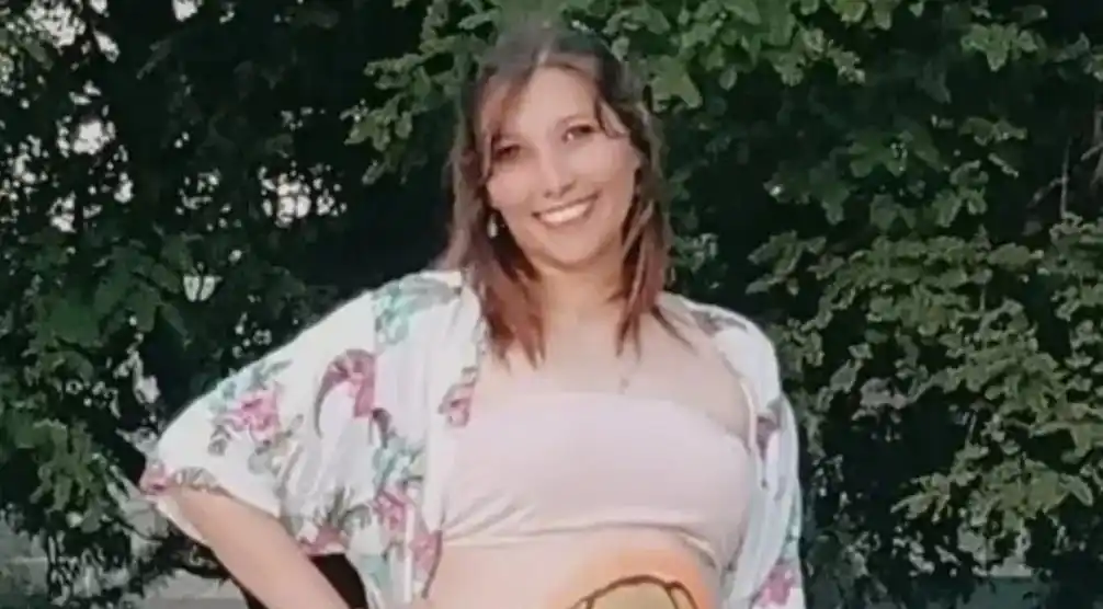 Llegó para dar a luz, pero no la atendieron: su bebé nació muerto y ella falleció horas después