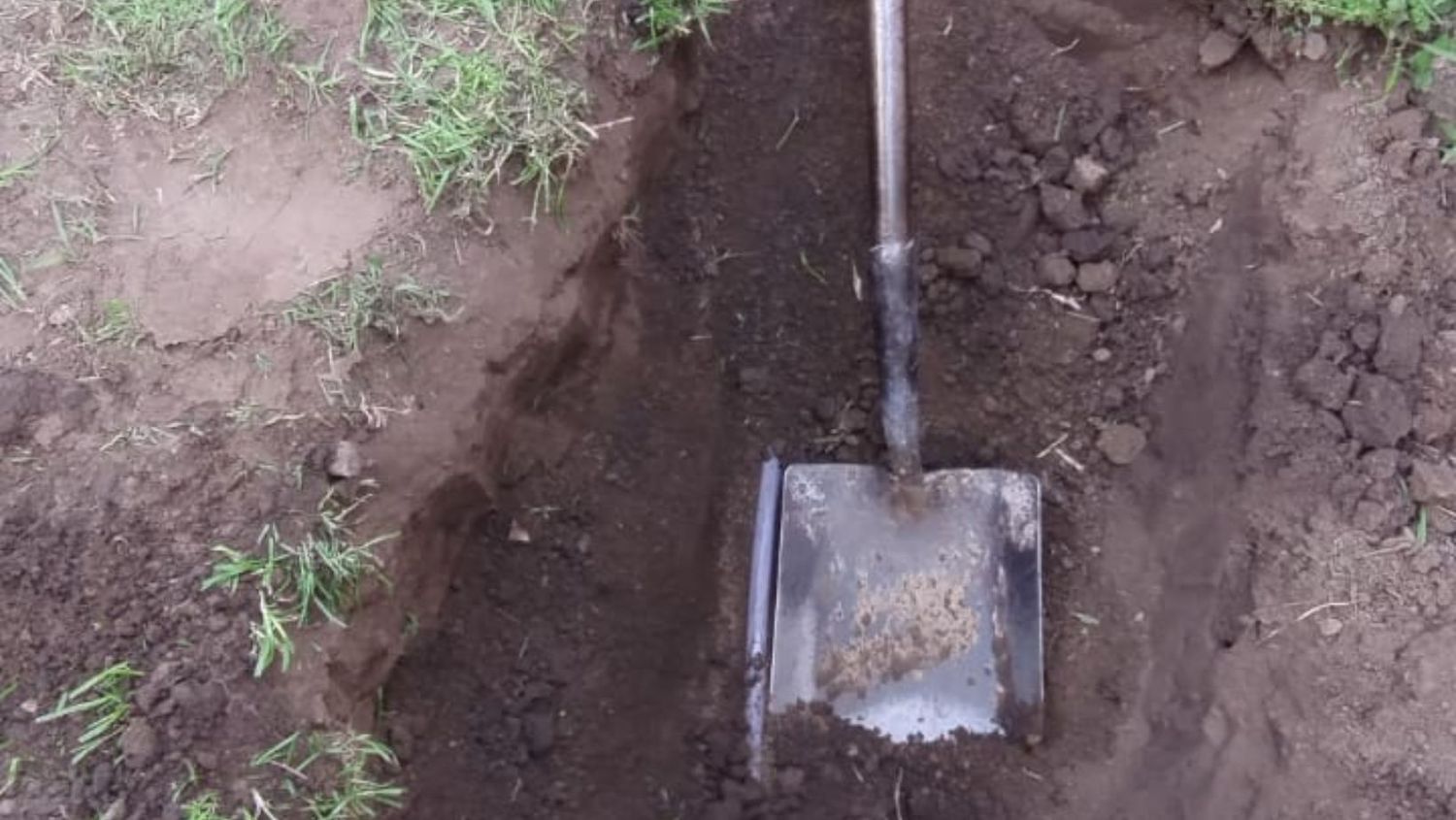 El muchacho se encontraba consciente pero con lesiones que le produjo la descarga eléctrica.