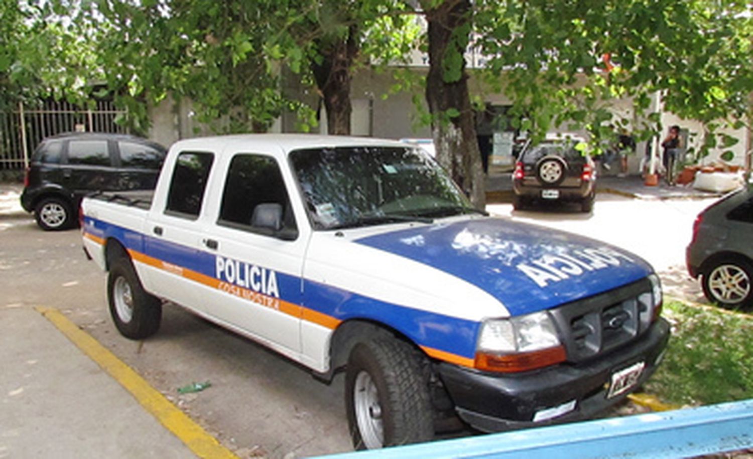 Villa Bosch: Secuestraron un patrullero "trucho" que pertenece a la empresa de grúas Paolini
