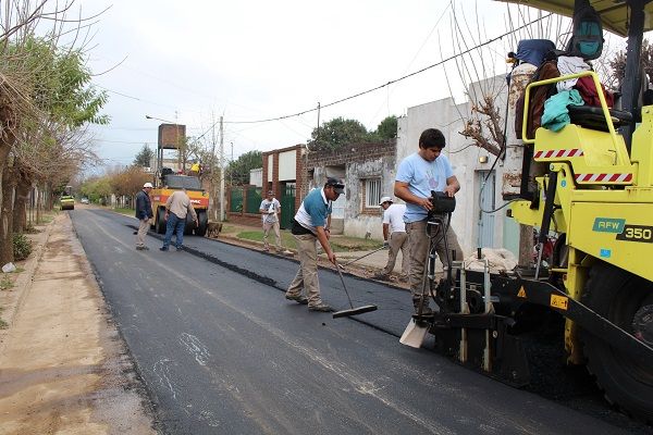 Se pavimentó la calle Tomás de Rocamora 