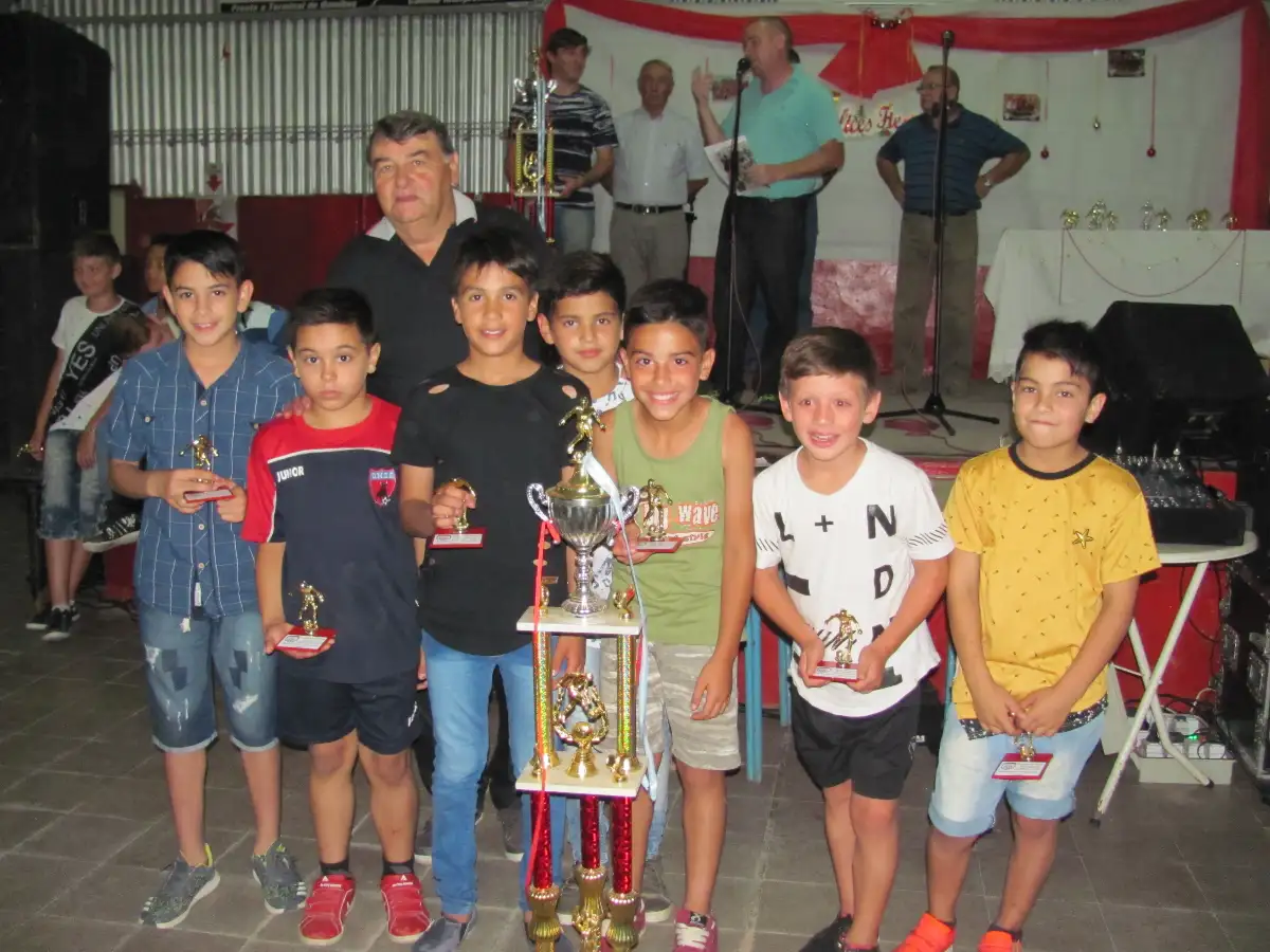 Luxardo distinguió a sus campeones