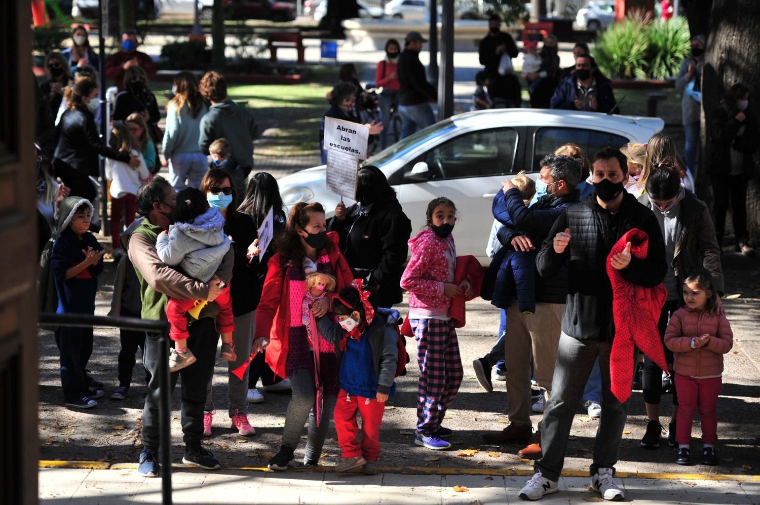 Padres autoconvocados pidieron por la vuelta a las clases presenciales