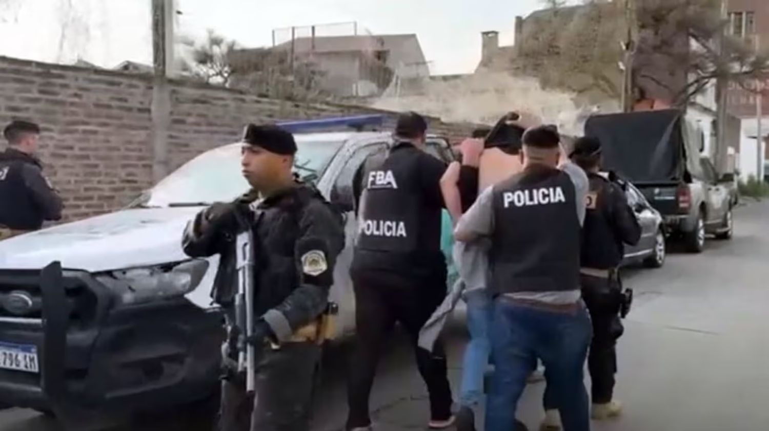 Increíble robo en La Matanza: asaltó a una familia, huyó y volvió para pedir las claves de los celulares