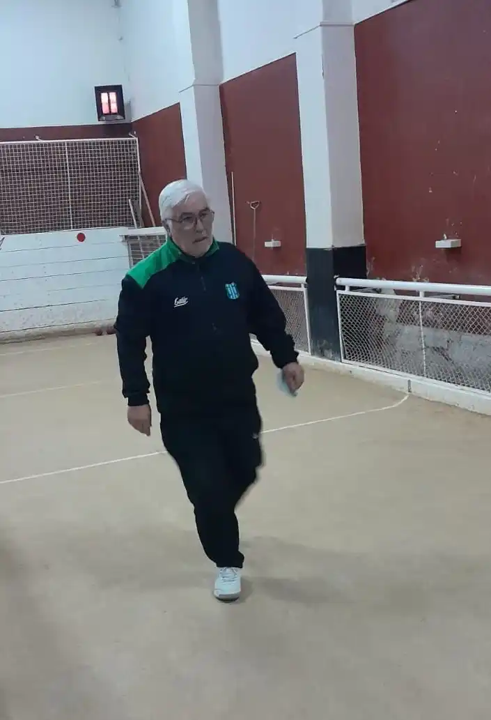 Néstor Bellver es el director técnico del equipo tandilense.