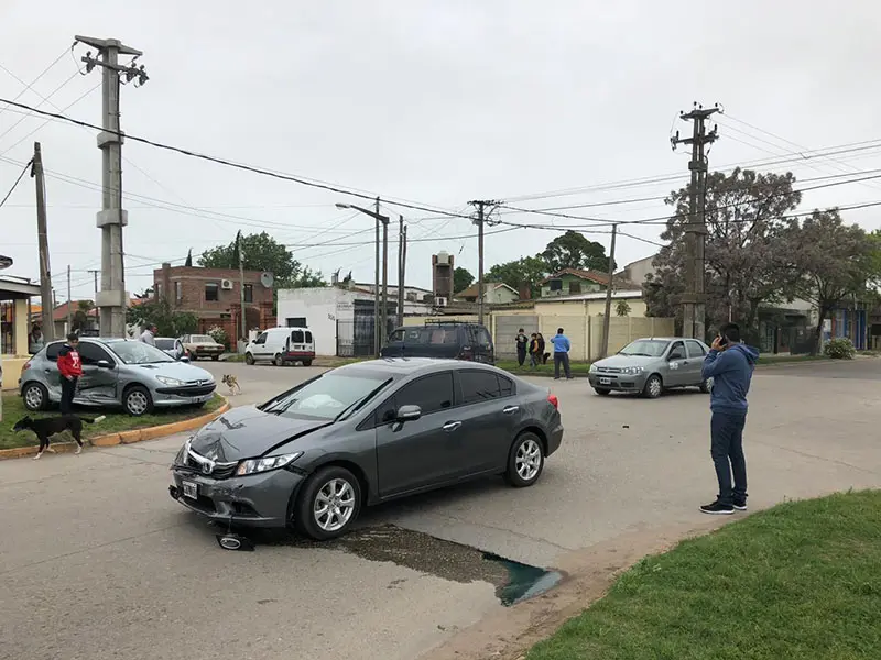 Colisión en la esquina de 26 y 55