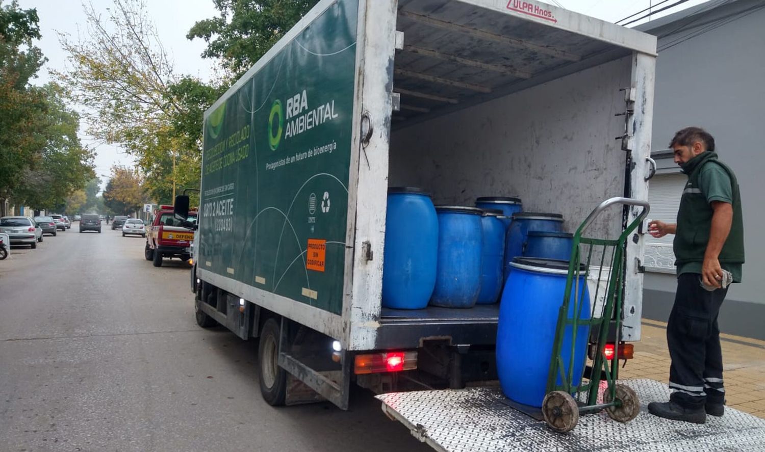 Recolección de aceite usado en locales gastronómicos: cómo funcionan las empresas que se ocupan del tema